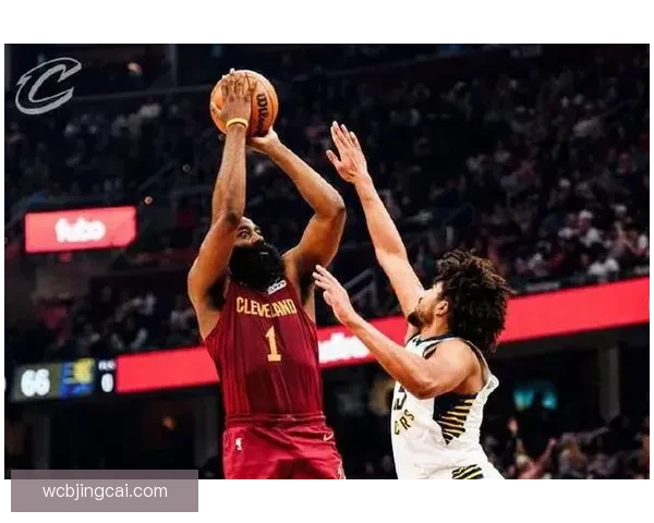 阿伦复出带来全新变化 双塔联手骑士攻守无懈可击 哈登17+14助攻助力全队